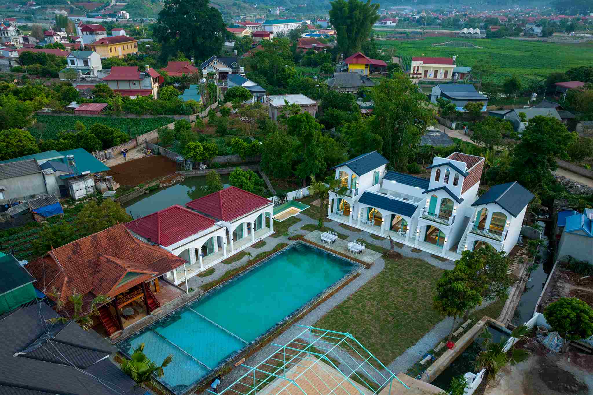 Khôn gian xung quanh Green Town Mộc Châu là nhà dân
